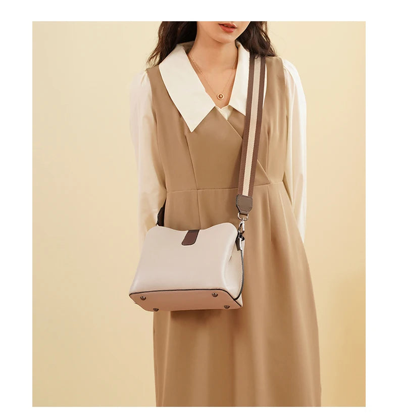 Bolso Bucket FOXER 2025 para mujer - Diseño Urbano Bicolor y Estilo Casual Chic