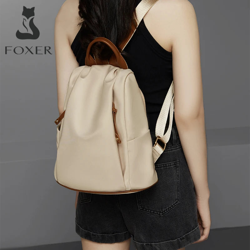 Mochila de tela FOXER 2025 Casual Antirrobo en Nylon Impermeable | Estilo Beige/Nude Elegante