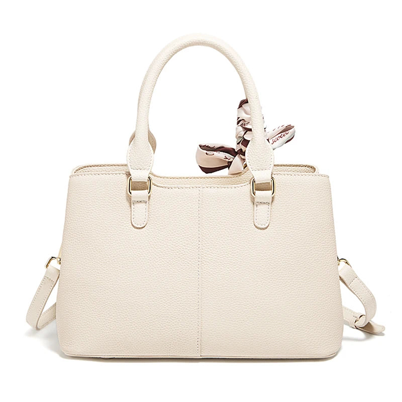 Bolso Satchel FOXER Moda 2025 Elegancia Atemporal con Toque de Seda
