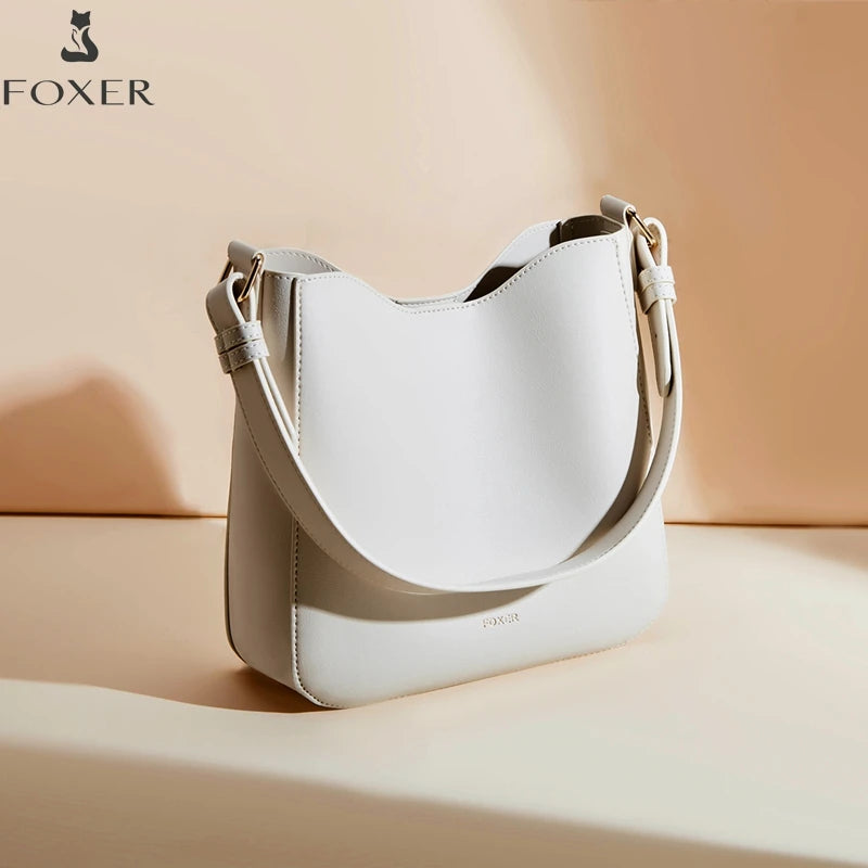 Bolso Bucket FOXER 2025 Minimalista de Hombro | Diseño Hobo Clásico en Negro Elegante