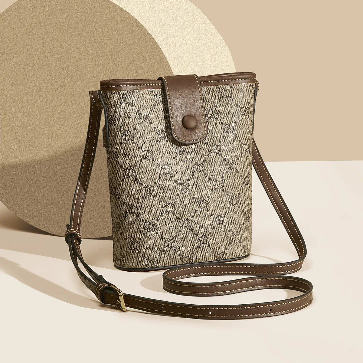 Mini Bolso Bandolera FOXER "Bucket" para mujer con Monograma Clásico | Portacelular Elegante