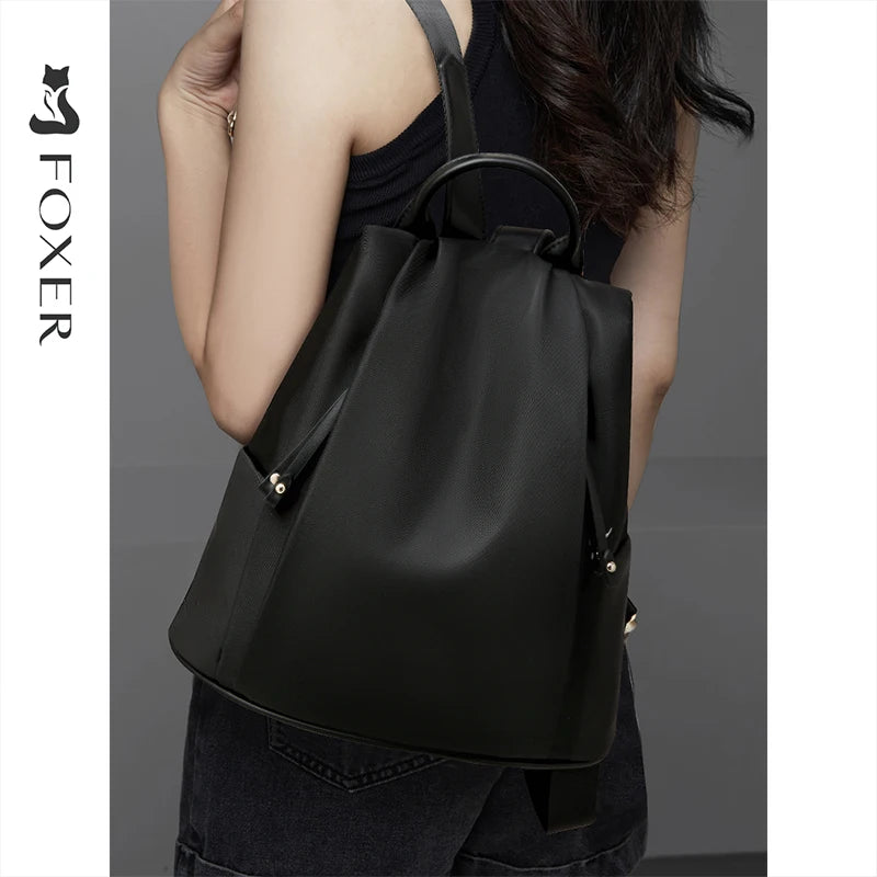 Mochila de tela FOXER 2025 Casual Antirrobo en Nylon Impermeable | Estilo Beige/Nude Elegante